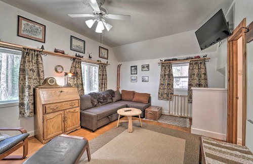 Soda Springs House | Half-Mi to Trails Rustic Soda Springs Cabin!