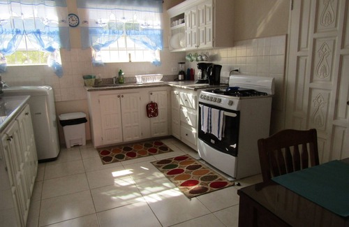 Maxwell Condo | Half Moon Bay/B1 your home away from home