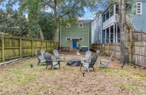 Wilmington Historic District House | Half Off SALE! Downtown Home with King Bed FirePit Free Parking and Huge Back Yard Filming Allowed