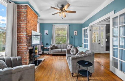 Wilmington Historic District House | Half Off SALE! Downtown Home with King Bed FirePit Free Parking and Huge Back Yard Filming Allowed