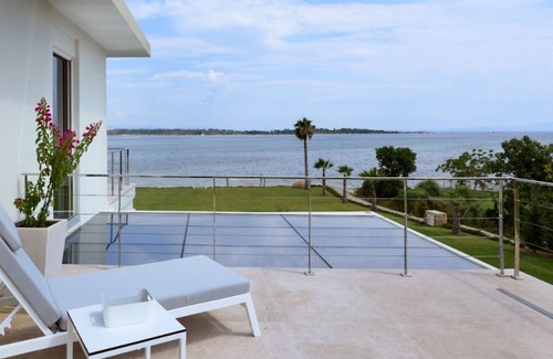 Vourvourou Villa | Halkidi's Mesmerizing 6BR Villa with Pool