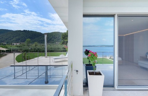 Vourvourou Villa | Halkidi's Mesmerizing 6BR Villa with Pool