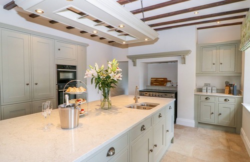 Leven Cottage | HALL GARTH, family friendly, with open fire in Leven Near Beverley