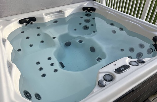 Canton House | Hall of Fame Retreat; Full Home (4BR 4BA)+ Hot Tub