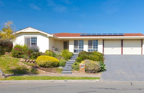 Hallett Cove House | Hallett Cove House 6Bed 3Bath Full Kitchen Fast Wifi 5TV Netflix Espresso-Perfect for large families