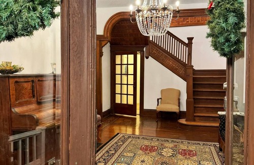 Evansville Apartment | Halloween Suite/2BD/1BA Apt in Holiday Housenn