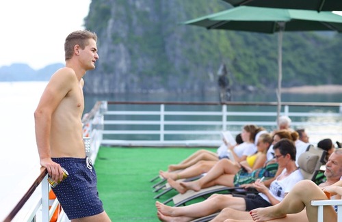 Hon Gai Boat Rental | Halong Bay 2 days packaged on Deluxe Cruise