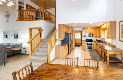 Tofte House | HALSNOY HAVEN ON THE NORTH SHORE OF LAKE SUPERIOR. Unreal Lake Superior views!