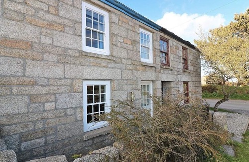 Penryn Cottage | HALVOSSO, pet friendly, with open fire in Penryn