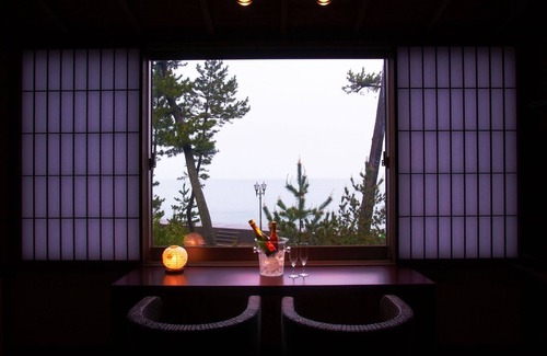 Futami Hotel | Hamachiyokan A Japanesemodern Koigatarinoma where you can see Ise Bay/Ise Mie