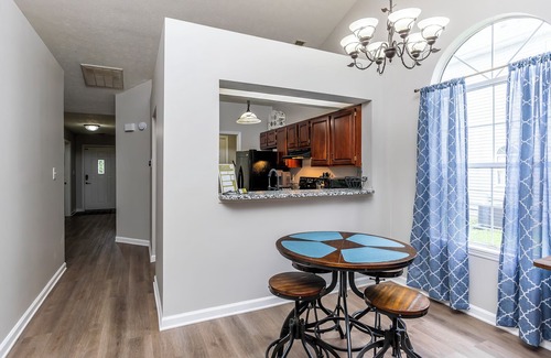 Lexington House | Hamburg Retreat: Firepit, Walking Trail, Shopping, Dining, Entertainment & More