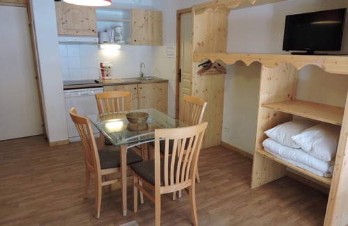 Orelle Apartment | Hameau 8 205 - SPA & PISCINE studio 4 pers.