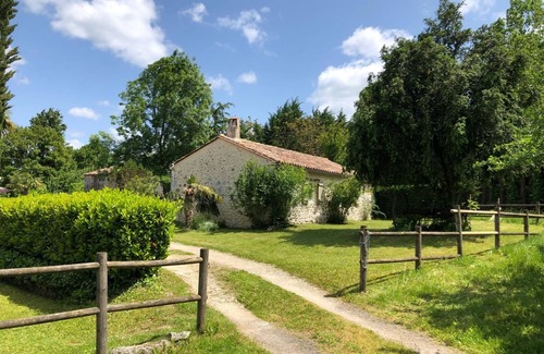 Lolme House | Hameau de 3 Maisons Individuelles en Pierre Avec Piscine à Débordement