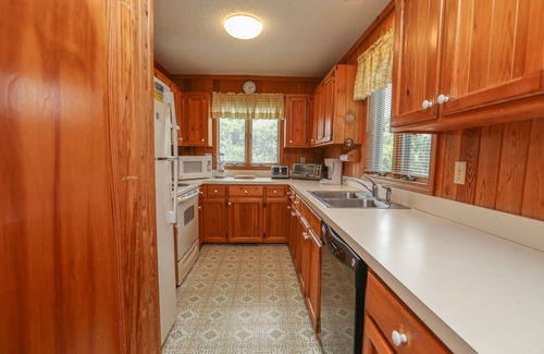 Southern Shores House | Hameljuice - Classic 3 BR Oceanside Beach Cottage - close to beach