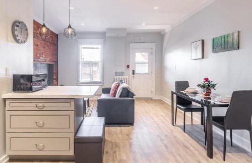 Central Hamilton Apartment | Hamilton's Best Neighbourhood 1BR Apartment