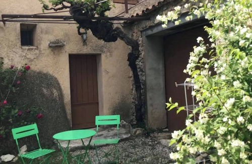 Les Cordiers House | Hamlet house in Saint Saturnin-lès-Apt in the heart of the vineyards in the Luberon