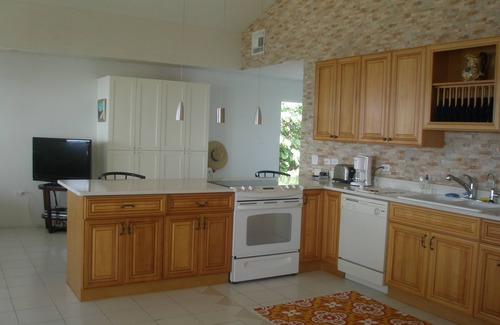 Tibbett's Turn House | Hammock Moon - Two Bedroom House Directly on Beach with Gazebo