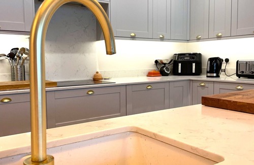 Cotham House | Hampton Hall - Wonderful Converted Home in Redland