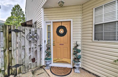 Hampton House | Hampton Home with Fireplace and Close to Beaches!