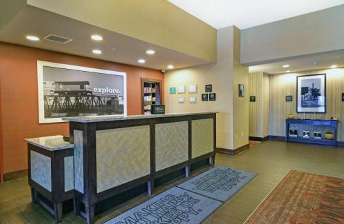 Beloit Hotel | Hampton Inn Beloit