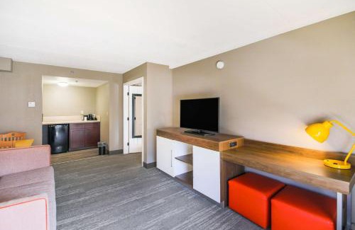 North Westport Hotel | Hampton Inn Fall River/Westport