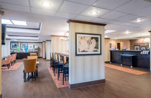 Mineralwells Hotel | Hampton Inn Parkersburg/Mineral Wells