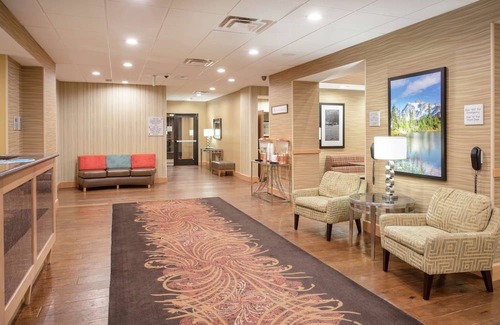 Lone Tree Hotel | Hampton Inn & Suites Denver/South-RidgeGate