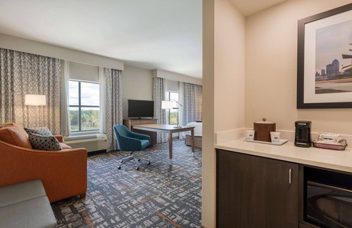 West Des Moines Hotel | Hampton Inn & Suites West Des Moines/SW Mall Area