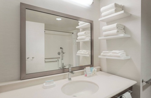 West Des Moines Hotel | Hampton Inn & Suites West Des Moines/SW Mall Area