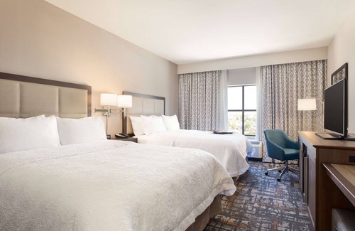 West Des Moines Hotel | Hampton Inn & Suites West Des Moines/SW Mall Area