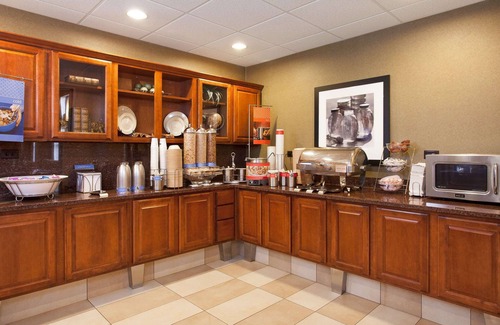 Addison Hotel | Hampton Inn & Suites Addison
