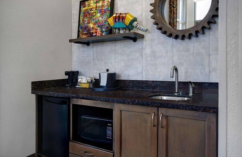 Museum District Hotel | Hampton Inn & Suites Austin @ The University/Capitol
