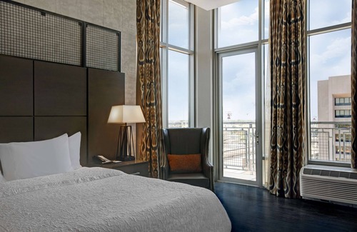 Museum District Hotel | Hampton Inn & Suites Austin @ The University/Capitol