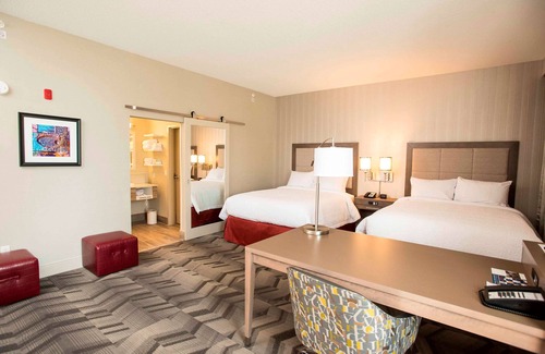 Thunder Bay Hotel | Hampton Inn & Suites by Hilton Thunder Bay