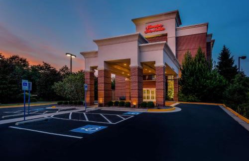 Herndon Hotel | Hampton Inn & Suites Herndon-Reston