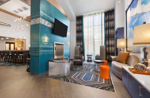Herndon Hotel | Hampton Inn & Suites Herndon-Reston