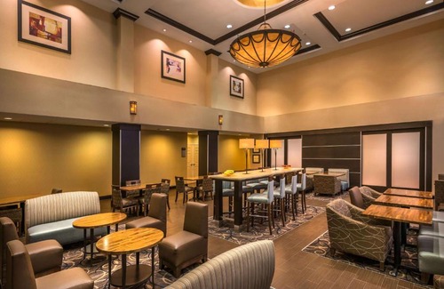 Reno/Tahoe Airport Hotel | Hampton Inn & Suites Reno