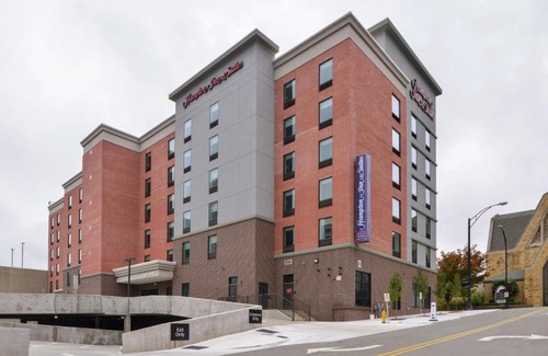 Winston - Salem Hotel | Hampton Inn & Suites Winston-Salem Downtown