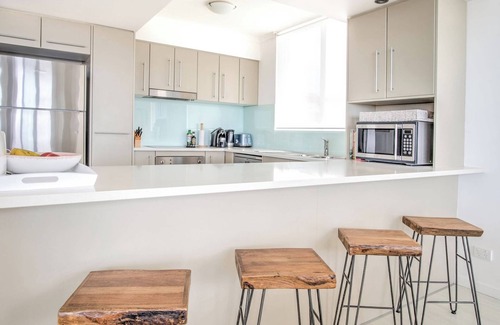 Kings Beach Apartment | Hamptons Style Penthouse at Kings Beach