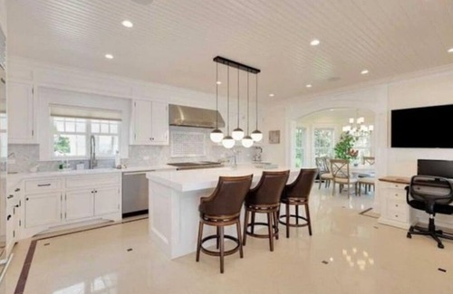 Hampton Bays House | Hamptons waterfront gem!