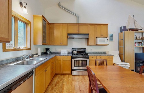 Sea Ranch House | Hand-Built Home w/Deck, WiFi & Shared Pool/Tennis - Close to Bluff Trail, Golf