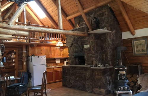 Columbus Cabin | Hand Built Log Cabin in Ponderosa Forest