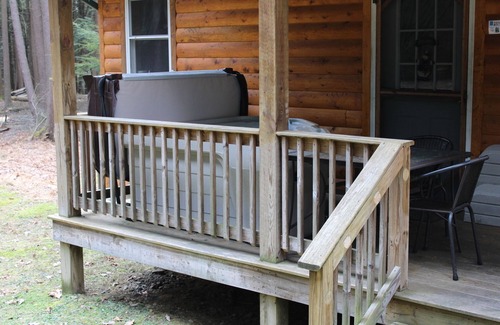Clarington Cabin | Handicap Cabin with hot tub