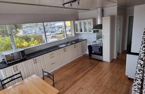 Timaru House | Handy Location - 3brd home!