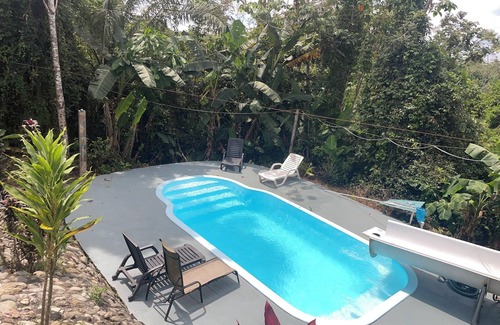 Parrita House | Hanging bridge Jungle Suite