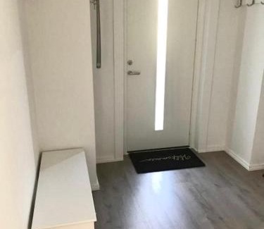Larbro Apartment | Hangvar Skola, Biblioteket