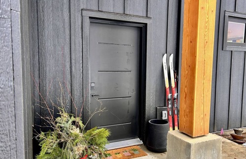 Rossland Apartment | Hanna Creek Suite at Redstone Resort Rossland