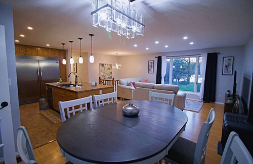 Quinte West House | Hanna’s Paradise - A Cozy Private Getaway