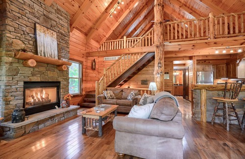Logan Cabin | Hannah’s Hideaway Cabin at Trickle Creek at Hocking Hills