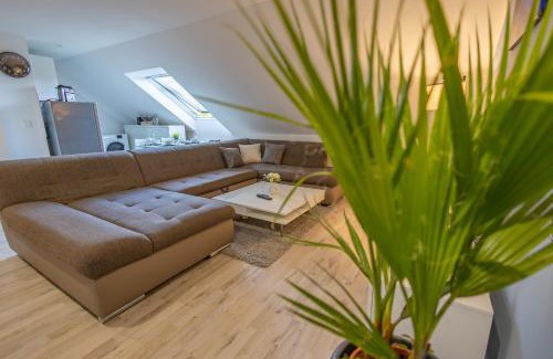 Wolfsburg Apartment | HANNIBAL - City Apartment "T-Roc", VW Nähe, Parkplatz, City Nähe, Küche, HighSpeed-WLAN
